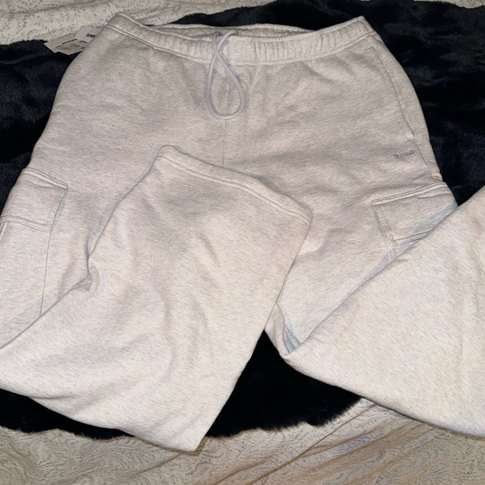 Aritzia Wide Leg Cargo Sweats